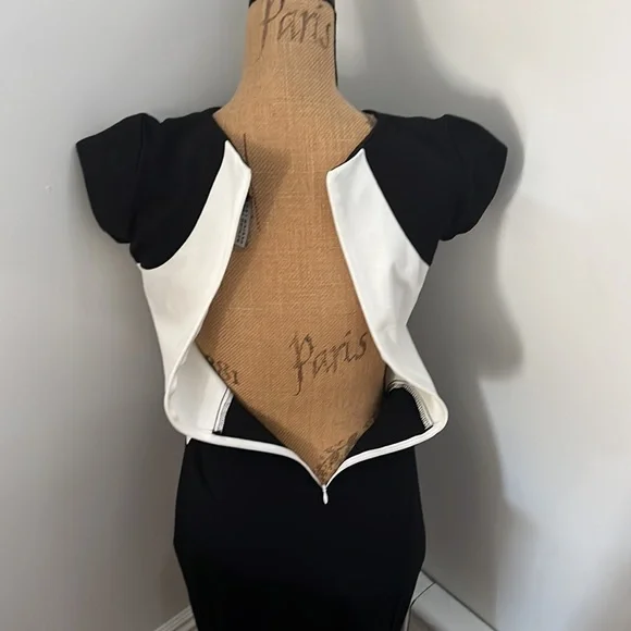 Black and white dress fits really nice - Picture 4 of 5
